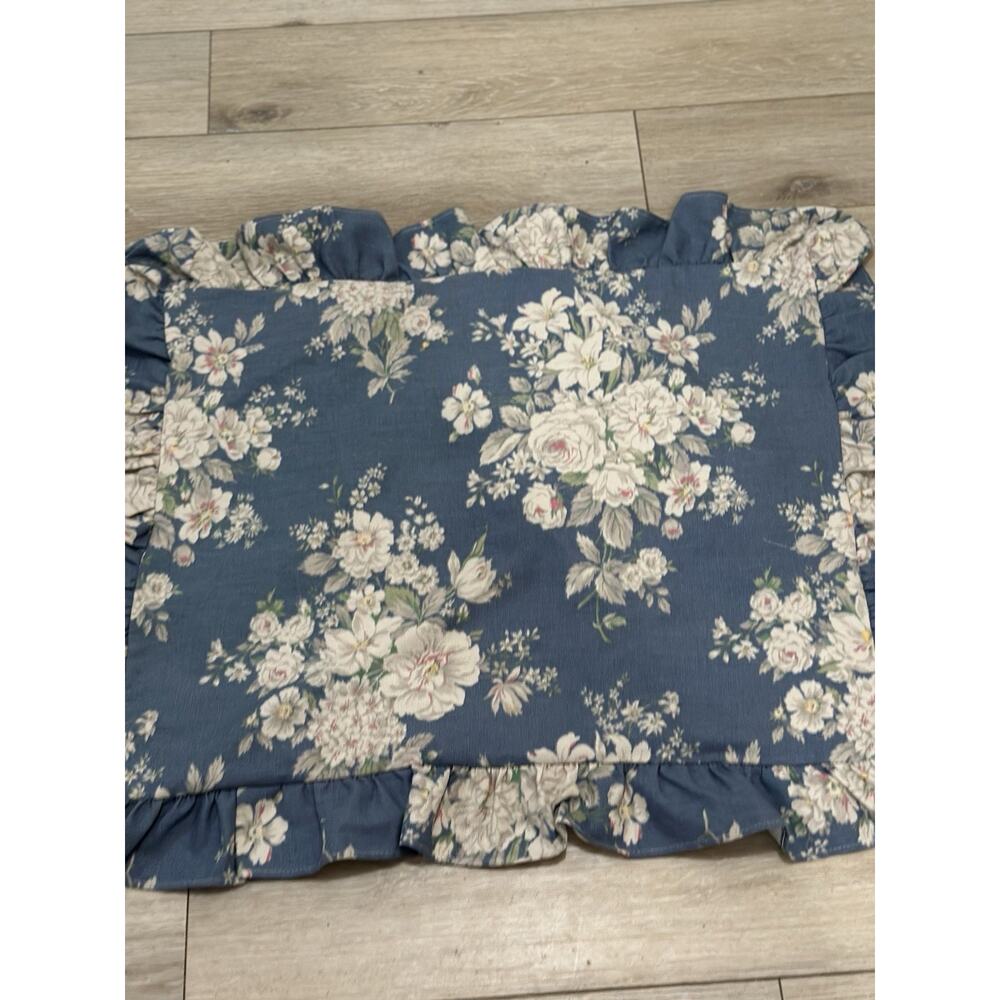 Vintage Martex Blue Beige Floral Ruffled Shabby Chic Cottage Stand Pillow Shams - Picture 3 of 10